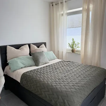 Komfort-apartment Fuer Geschaefts- & Staedtereisen アパート *